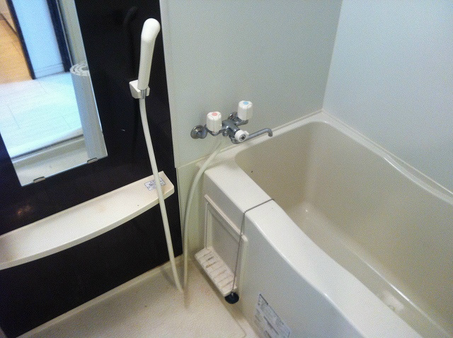 バス・シャワールーム　浴槽広い☆