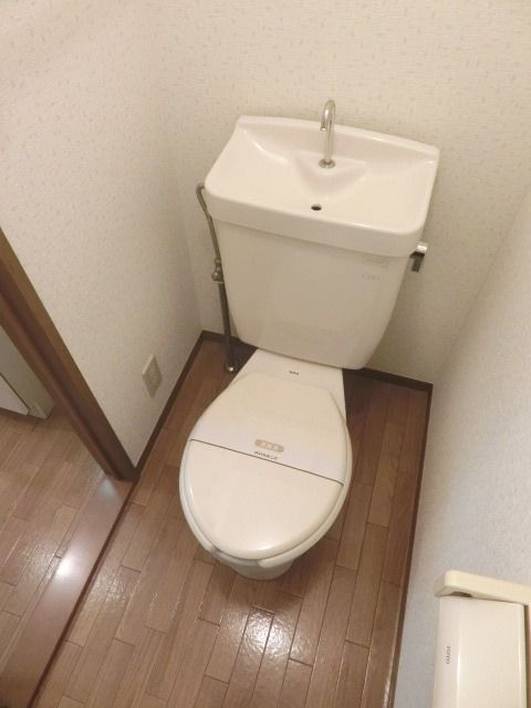 トイレ　シンプルなトイレです