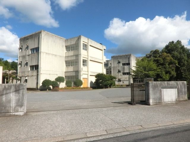 小学校　白幡小学校（小学校）まで660m