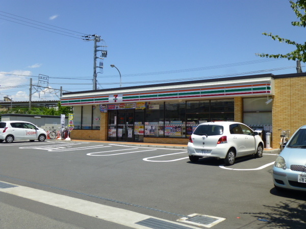 コンビニ　セブンイレブン小田原鴨宮駅南店（コンビニ）まで392m