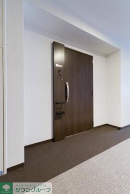 玄関　※写真は同タイプ住戸です。