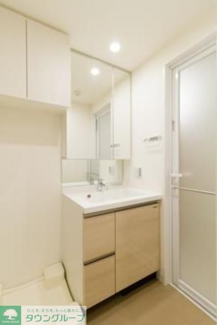 洗面設備　※写真は同タイプ住戸です。