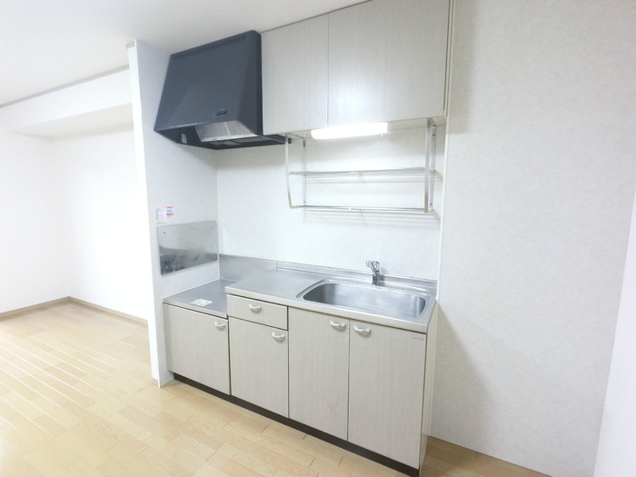 キッチン　※同じ間取りの別部屋の写真となります。