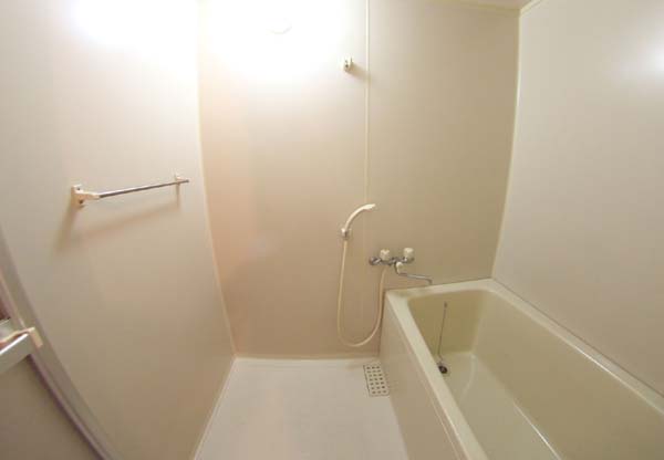 バス・シャワールーム　お風呂です
