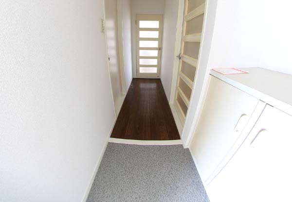 玄関　収納もある玄関です