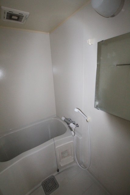 バス・シャワールーム　※同建物・別号室の写真です