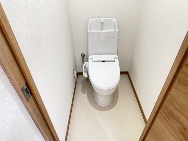 トイレ　※同タイプのサンプル写真です。