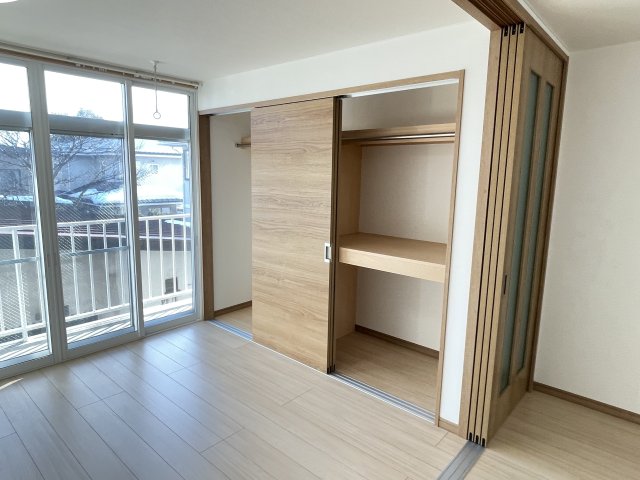 居室・リビング　※同タイプのサンプル写真です。