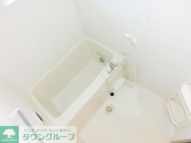 バス・シャワールーム　追い焚き・浴室に窓あります