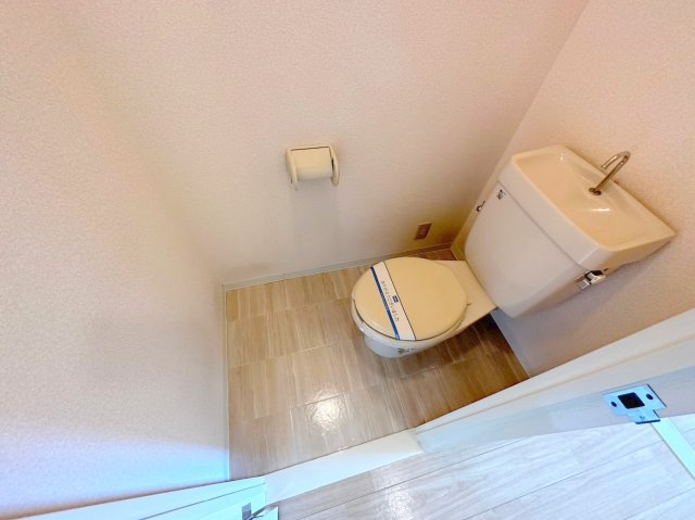 トイレ　綺麗なトイレにはウォシュレット標準装備です。