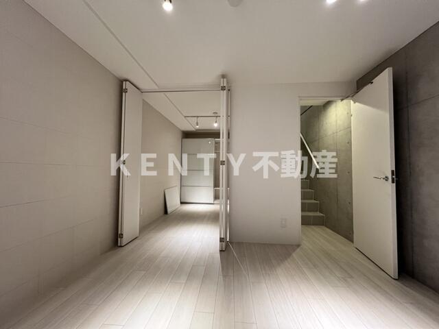 その他部屋・スペース　広くて明るい寝室