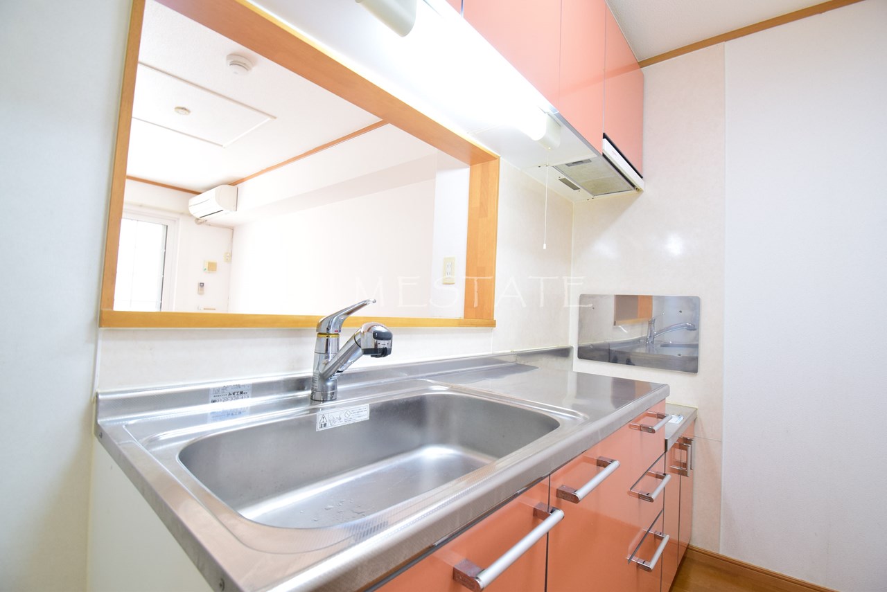 キッチン　同一物件反転タイプ