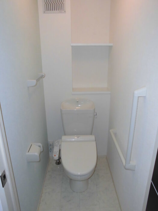 トイレ　清潔感のあるトイレです