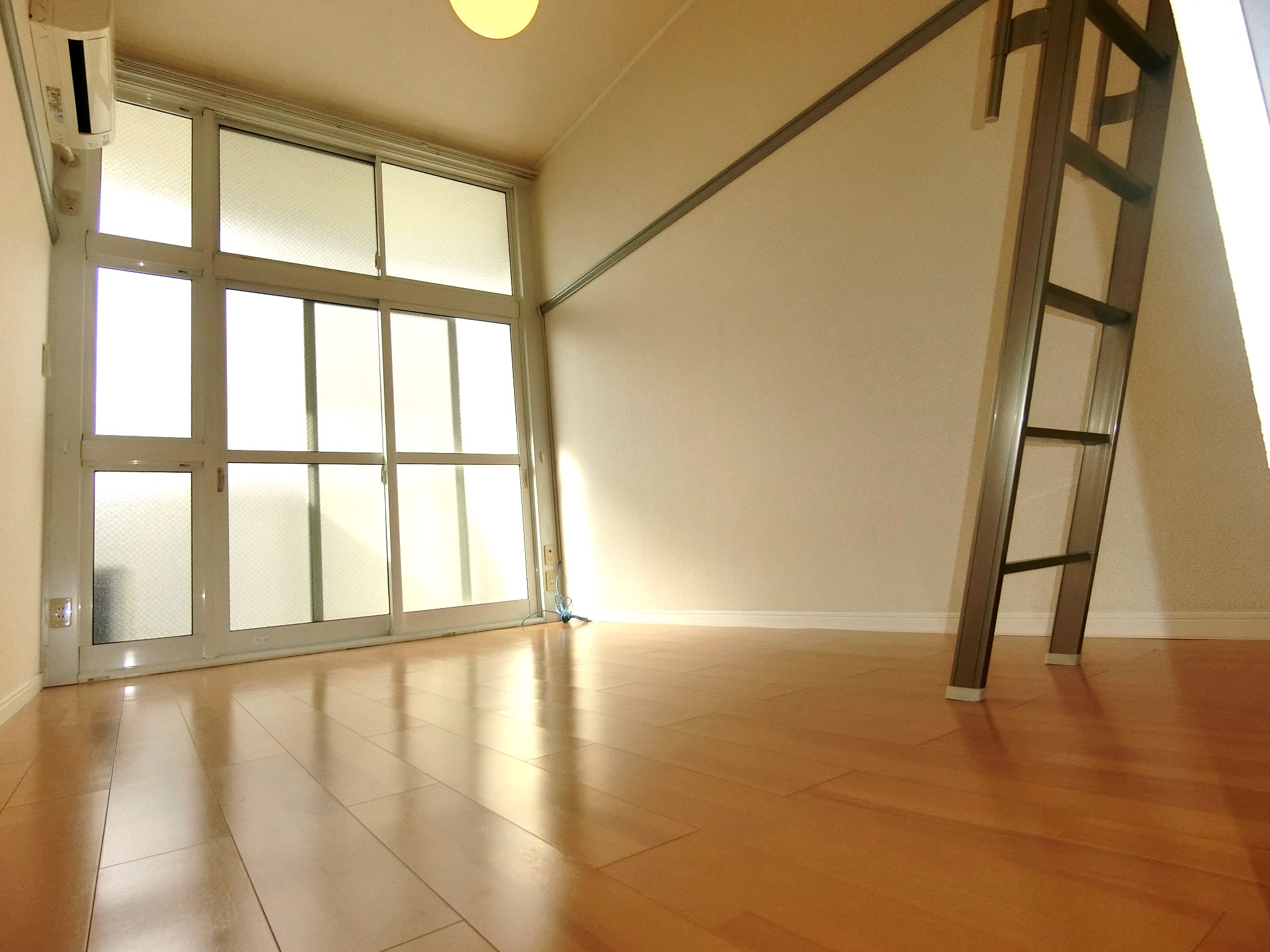 その他設備　ハイサッシの明るいお部屋です☆