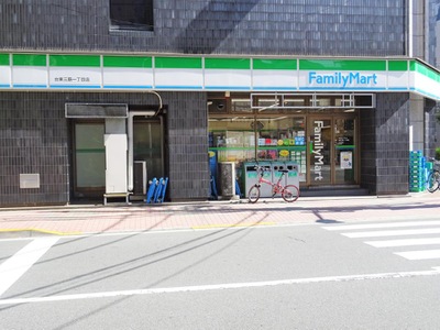 その他　【コンビニエンスストア】ファミリーマート　台東三筋店（その他）まで235m