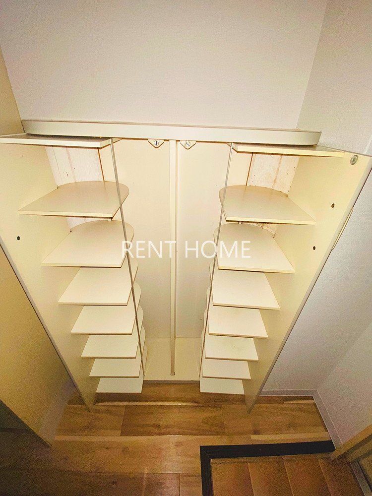 収納　シューズボックス