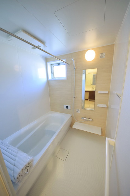 バス・シャワールーム　☆とってもくつろげそうです☆