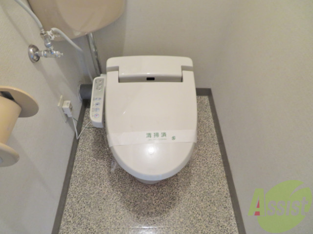 トイレ　トイレになります各機能付きで快適にお使いいただけます。