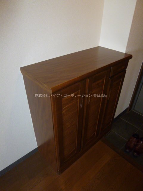 玄関　写真は同型タイプ