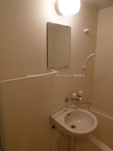 洗面設備　写真は同型タイプ