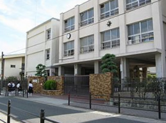 中学校　大阪市立新生野中学校（中学校）まで1059m