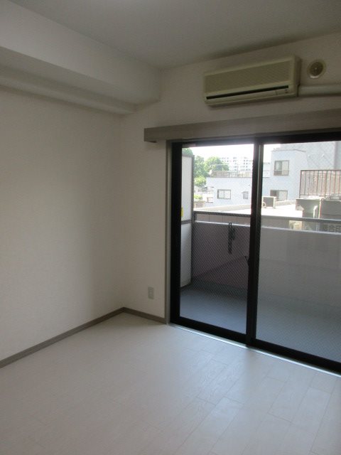 居室・リビング　居間です