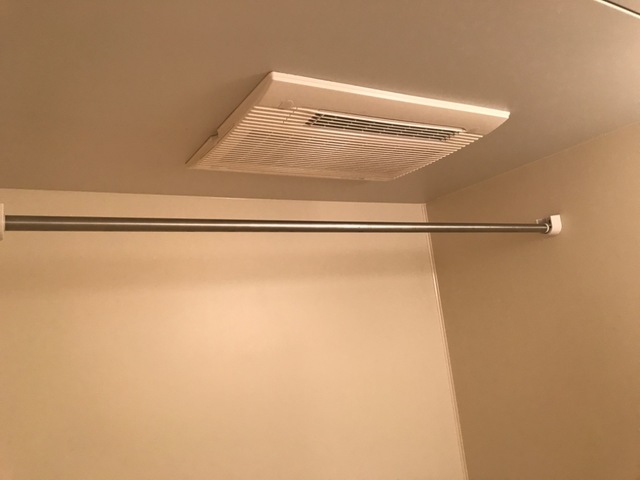 収納　暖房付浴室換気扇