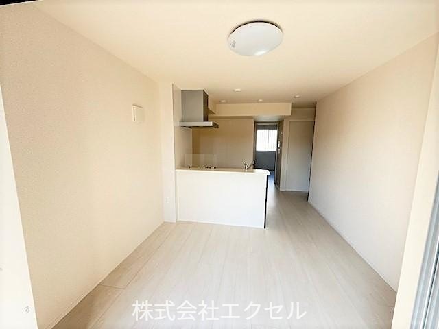 居室・リビング　明るいリビングです