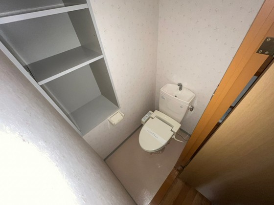 トイレ　※別号室の写真です