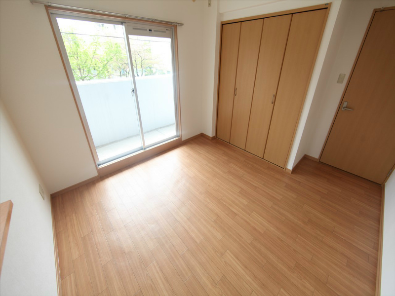 その他部屋・スペース　洋室7.1帖　クローゼット　南面バルコニー