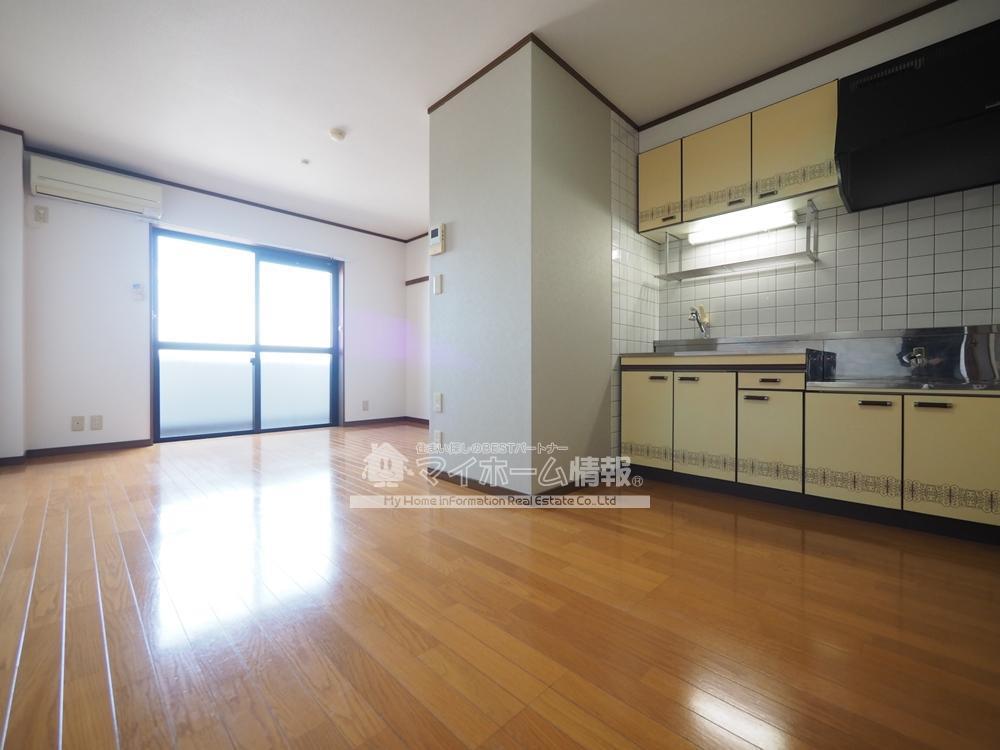 居室・リビング　暮らしやすい家具の配置に模様替えしてみませんか？