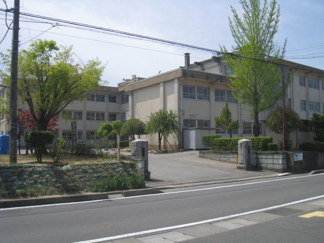 中学校　福島市立渡利中学校（中学校）まで540m