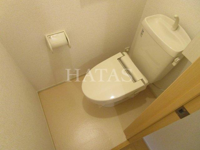 トイレ　同物件別部屋です。設備は異なる場合があります。