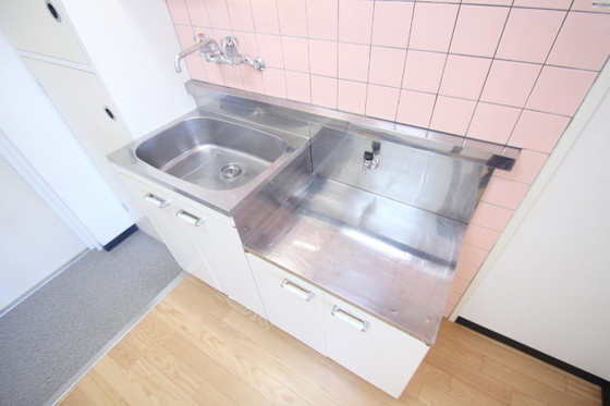 キッチン　※別部屋の写真です