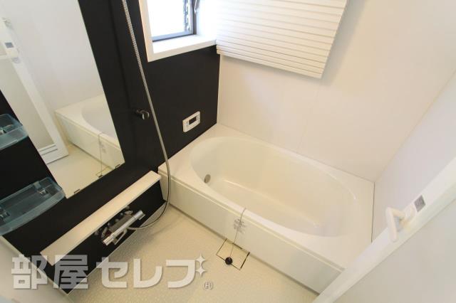 バス・シャワールーム　バスルームです。