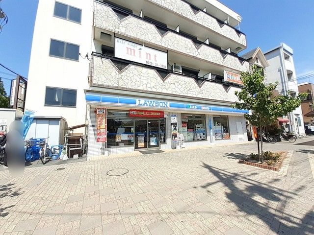 コンビニ　ローソン高鷲駅前通店様（コンビニ）まで753m