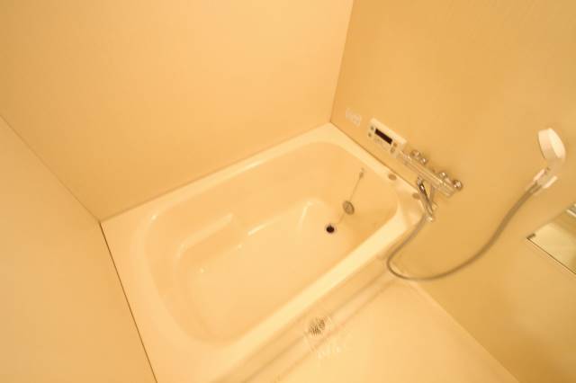 バス・シャワールーム　追焚機能付きバスルーム。他号室の写真です。