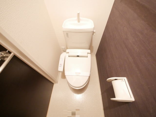 トイレ　★トイレもアクセントクロスがオシャレですね★