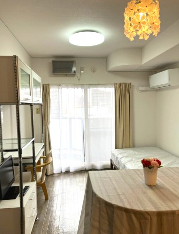 居室・リビング　室内