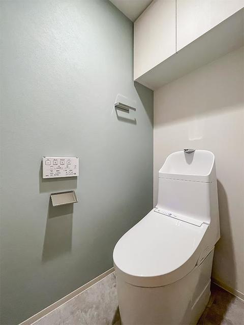 トイレ　※写真は同タイプ住戸です。