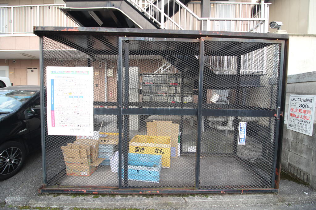 その他　敷地内にゴミ捨て場あります！