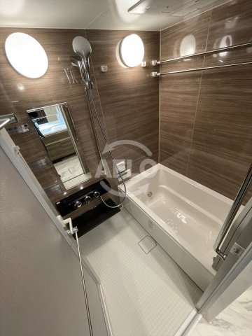 バス・シャワールーム　ローレルタワー御堂筋本町　浴室