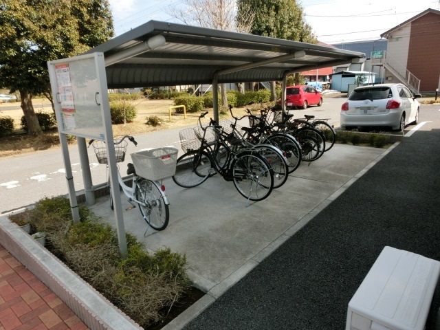 その他共有部分　屋根付き駐輪場