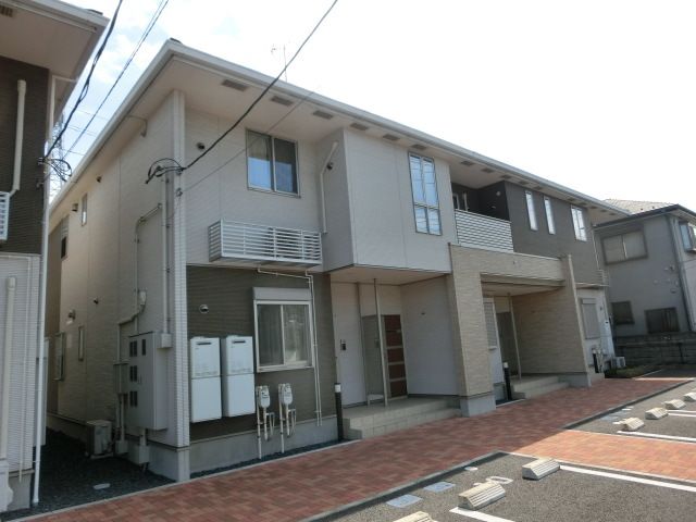 建物外観　周辺は静かな環境です