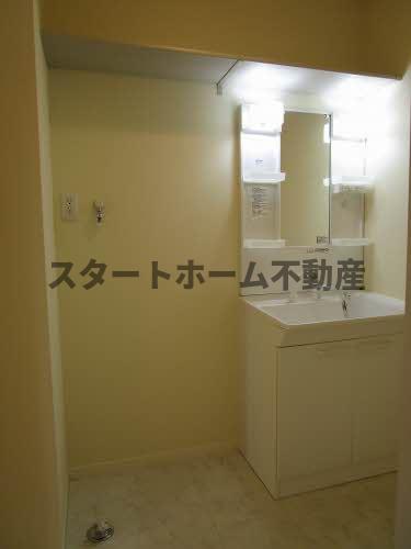 洗面設備　脱衣スペースもあります