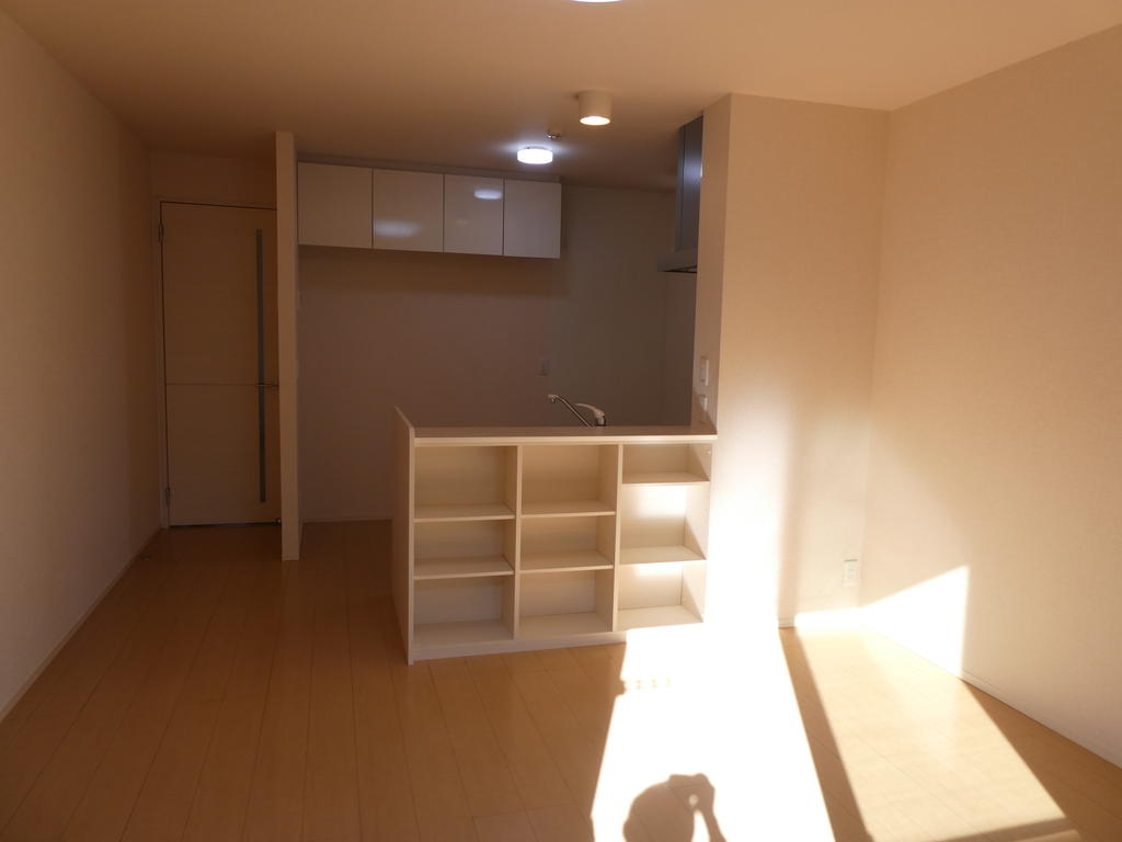 居室・リビング　反転間取りの101号室の写真です。