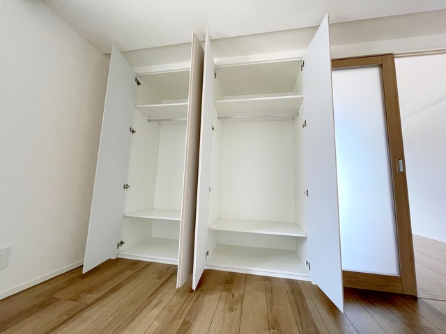 収納　★棚付きクローゼット★