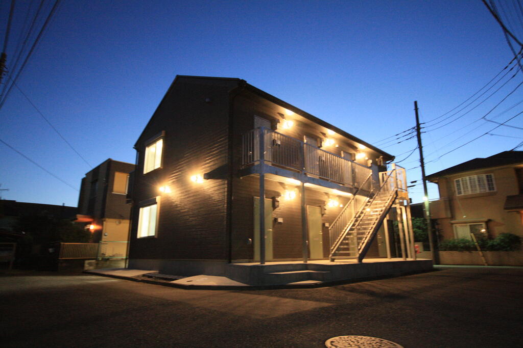 建物外観　24時間防犯カメラ設置