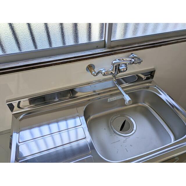 キッチン　キッチン水栓は使いやすいシングルレバー型に交換済み