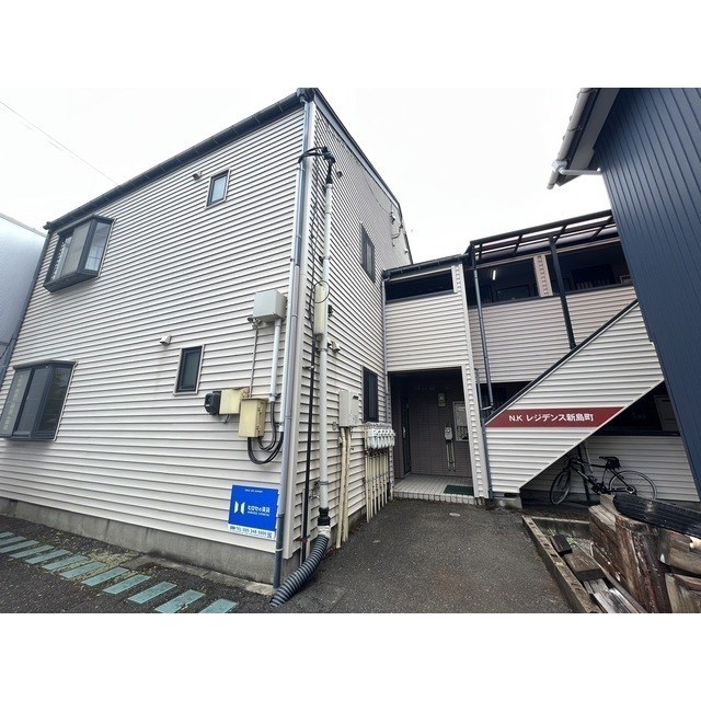 建物外観　2階建てアパート